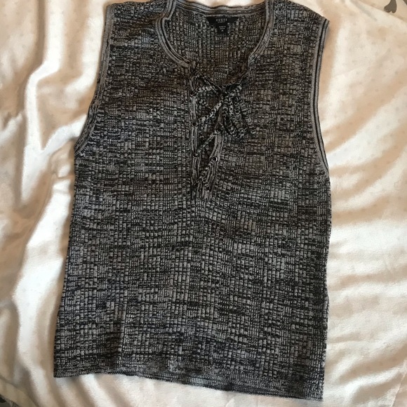 2 for $20🔥Guess Knit sleeveless top - Picture 3 of 5